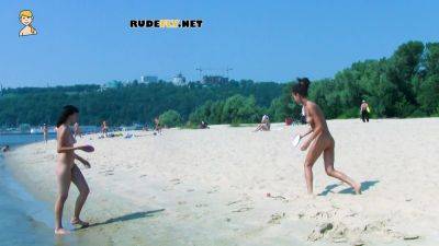 Young nudists is tantalizing and making the girls around her jealous - hclips.com